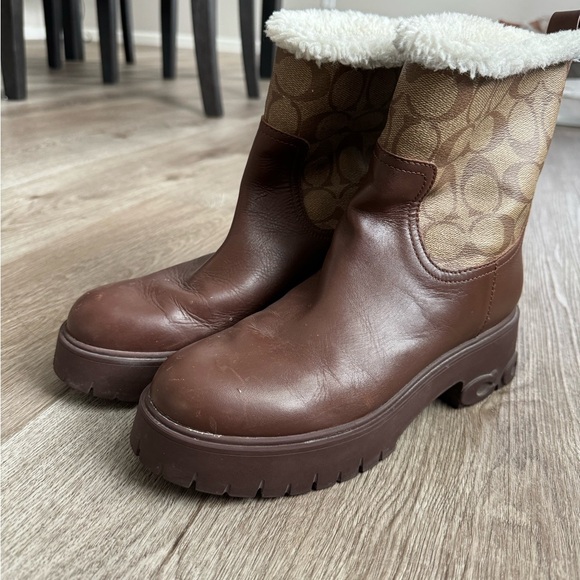 Raina Boot In Signature Jacquard - Picture 10 of 12